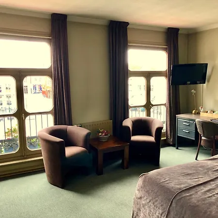 Grand Cafe De Bourgondier Hotel *