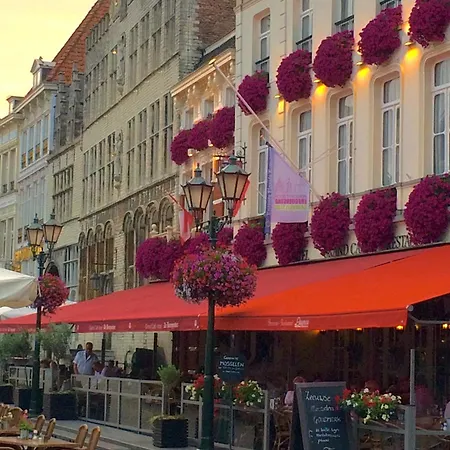 Отель Grand Cafe De Bourgondier