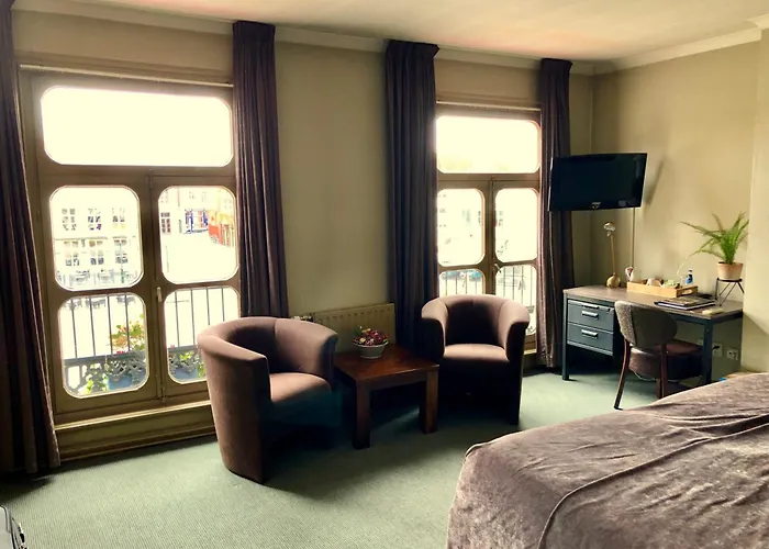 Grand Cafe De Bourgondier Hotel *